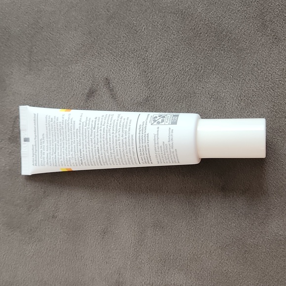 Beautycounter Sunscreen - Picture 5 of 6